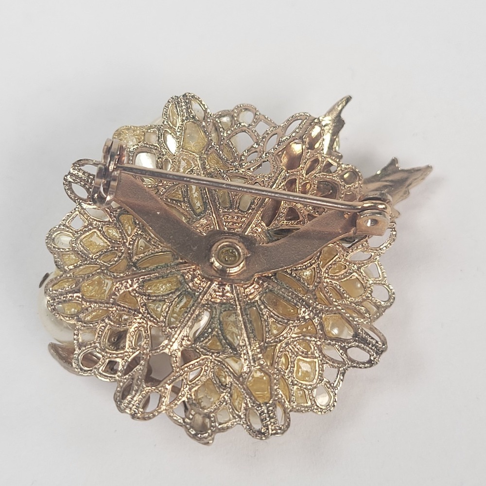 Gold Tone Faux Pearl Calla Lily Floral Brooch Pin Rhinestone Cluster Jewelry - Picture 4 of 5